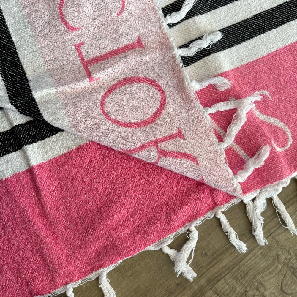 Victoria’s Secret woven logo beach blanket throw - Picture 5 of 7